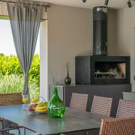 Nevia Villa